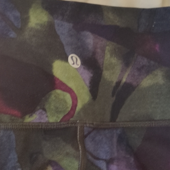 Lululemon Watercolor leggings - Picture 6 of 9
